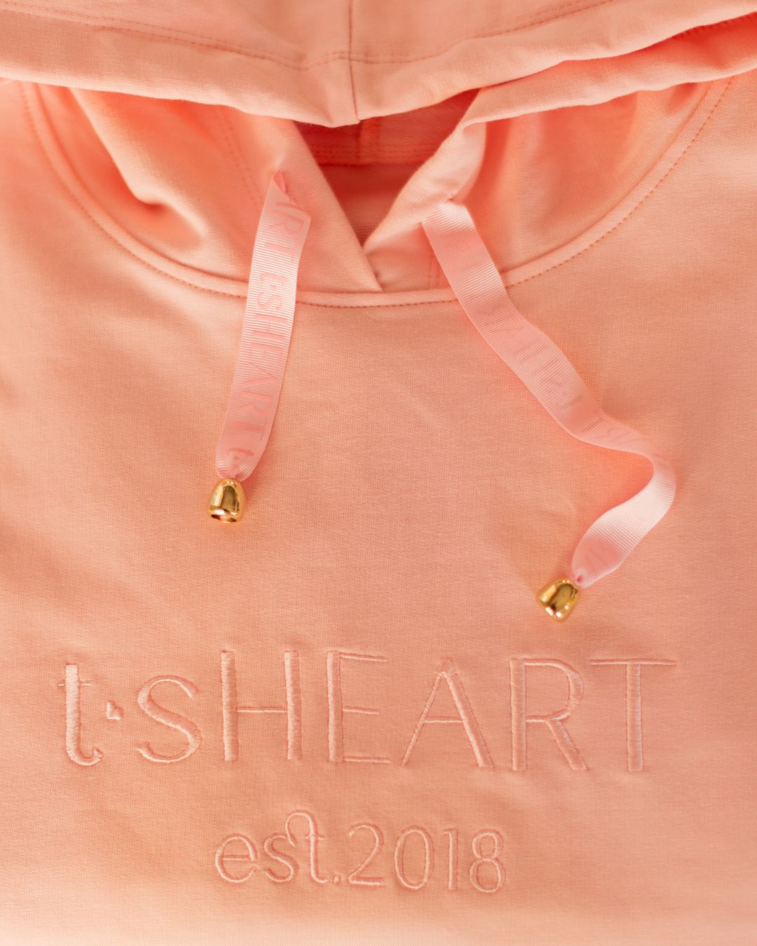 t-sHEART SWEATER