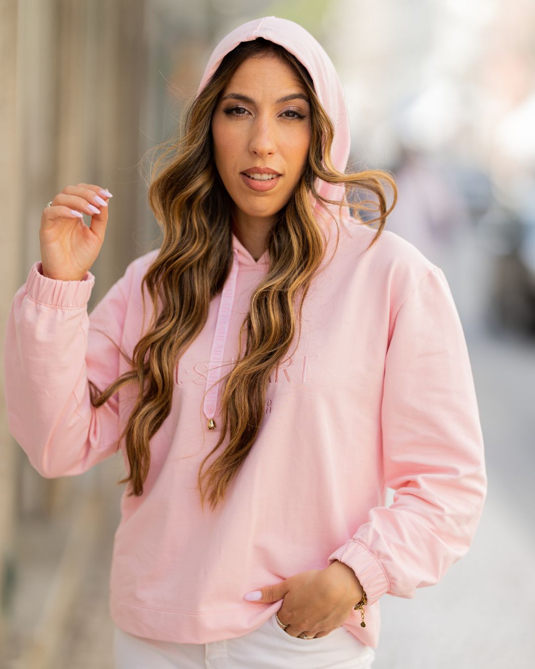 t-sHEART SWEATER