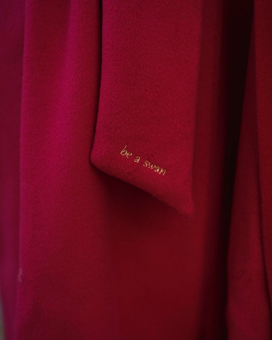 BE SWAN COAT VELVET