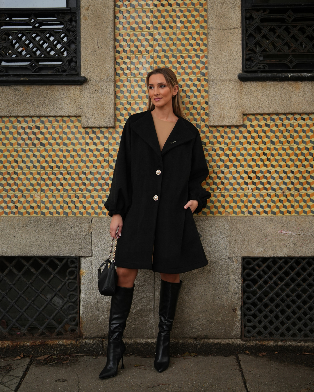 BE UNIQUE COAT BLACK