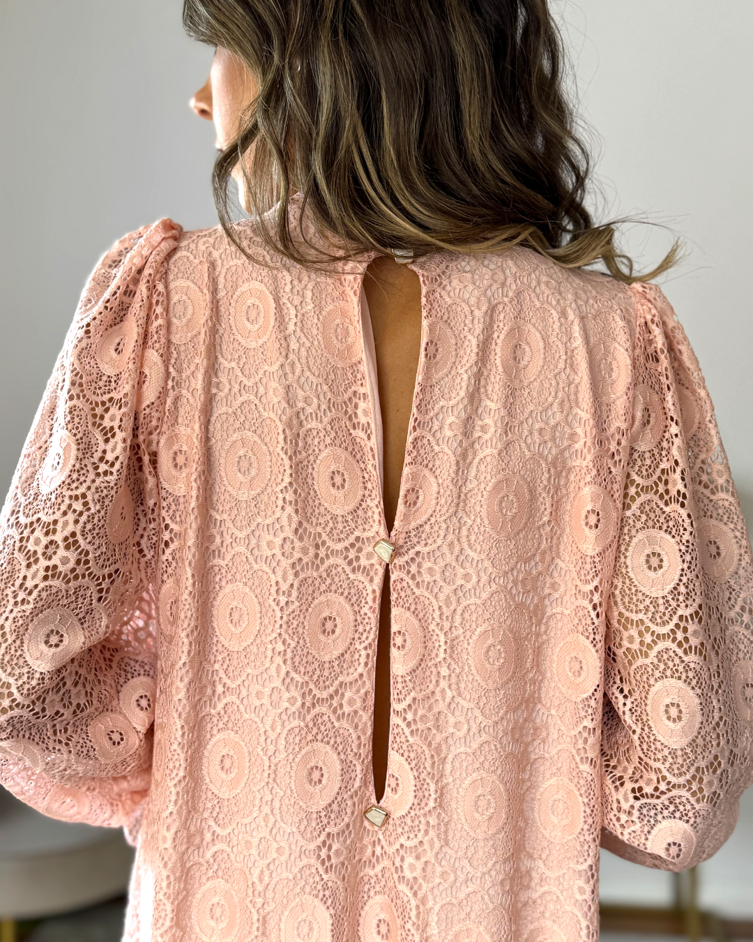 vestidoderendarosaparabatizado