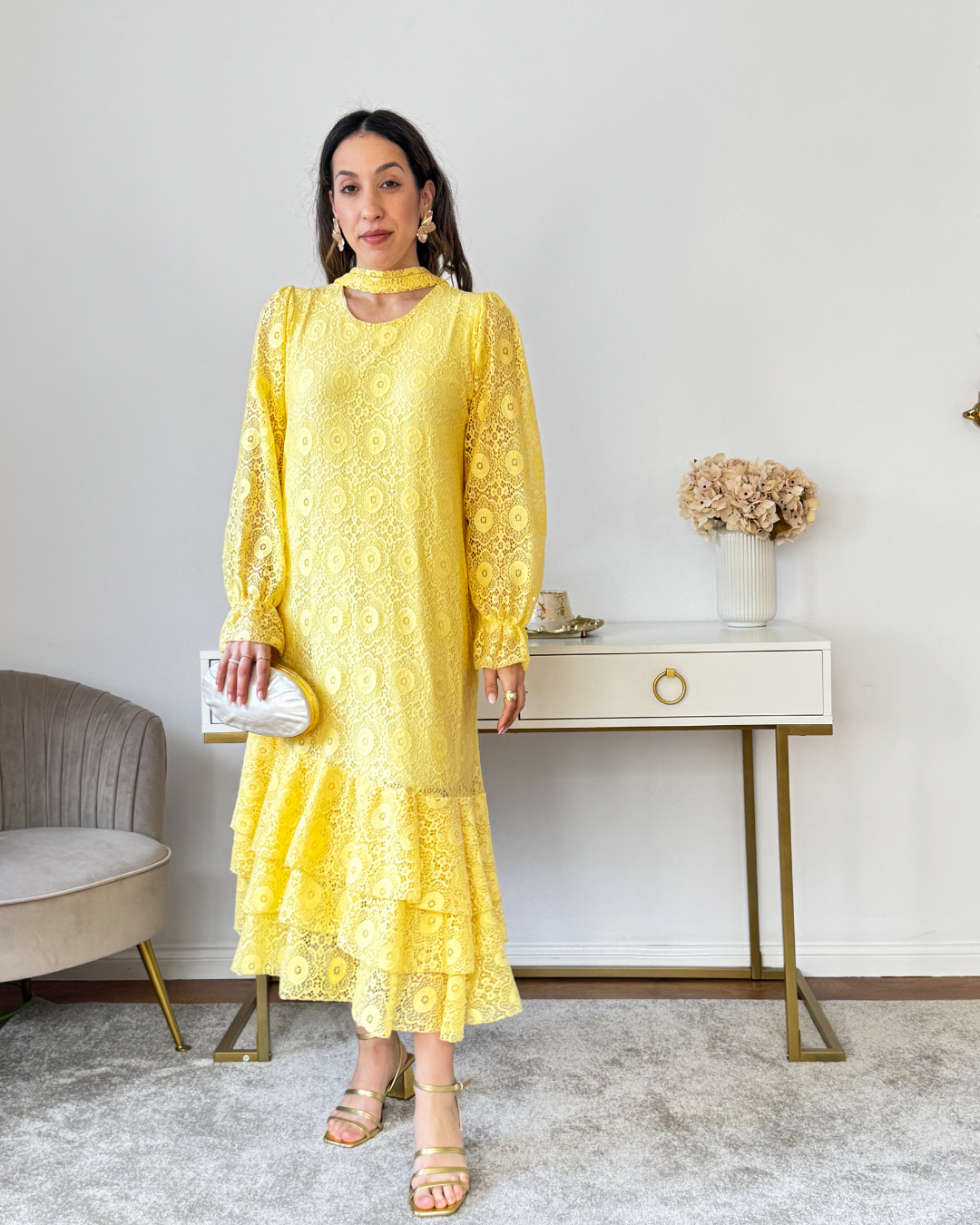 vestidoderendaamareloparabatizado